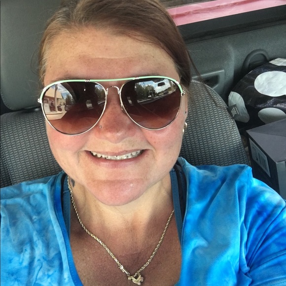 Meet your Posher, Delta - Picture 1 of 1